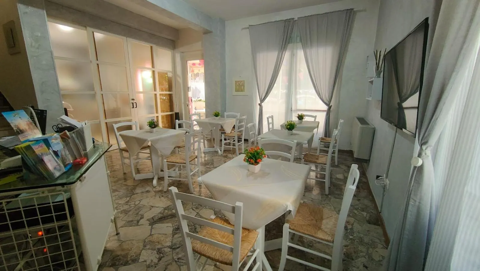 Hotel Eriale Ρίμινι